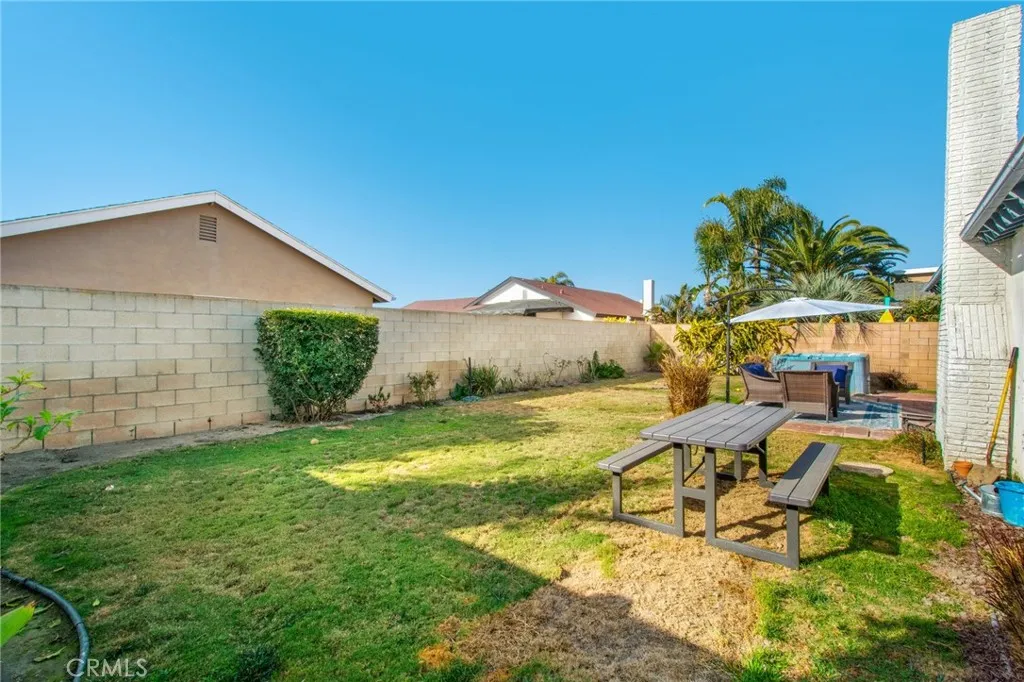 21041 Strathmoor Lane, Huntington Beach, California 92646 home-pic-16